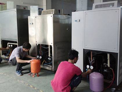 冷冻调试车间一角